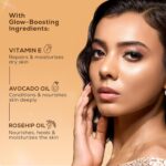 RENEE Hot Shot Face & Body Glowstick 30gm, Moisturizing, Weightless, Shimmery Finish Illuminating Stick | Infused With Rosehip & Avocado Oil, Boosts Skin Radiance Instantly - Image 4