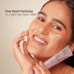 Swiss Beauty Glow Up Strobe Cream | Dewy Radiance | Hydrating | Versatile Use | With Jojoba Oil | For All Skin Types | 30ml, Shade- 1. Pink Twilight - Image 4