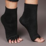 KAYORA Foot Alignment Socks Toe Separator Support Compression Black Pain Relief Neuropathy Heel Leg Comfort Women Men Finger Design Stretch Therapy Everyday Wear (PACK OF 1) - Image 3