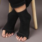 KAYORA Foot Alignment Socks Toe Separator Support Compression Black Pain Relief Neuropathy Heel Leg Comfort Women Men Finger Design Stretch Therapy Everyday Wear (PACK OF 1) - Image 4
